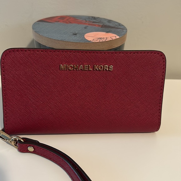 Michael Kors Wristlet Wallet- NWOT - Picture 2 of 13